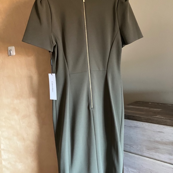 NWT Calvin Klein Olive Green Short Sleeve Sheath Dress Size 10 - Picture 2 of 8